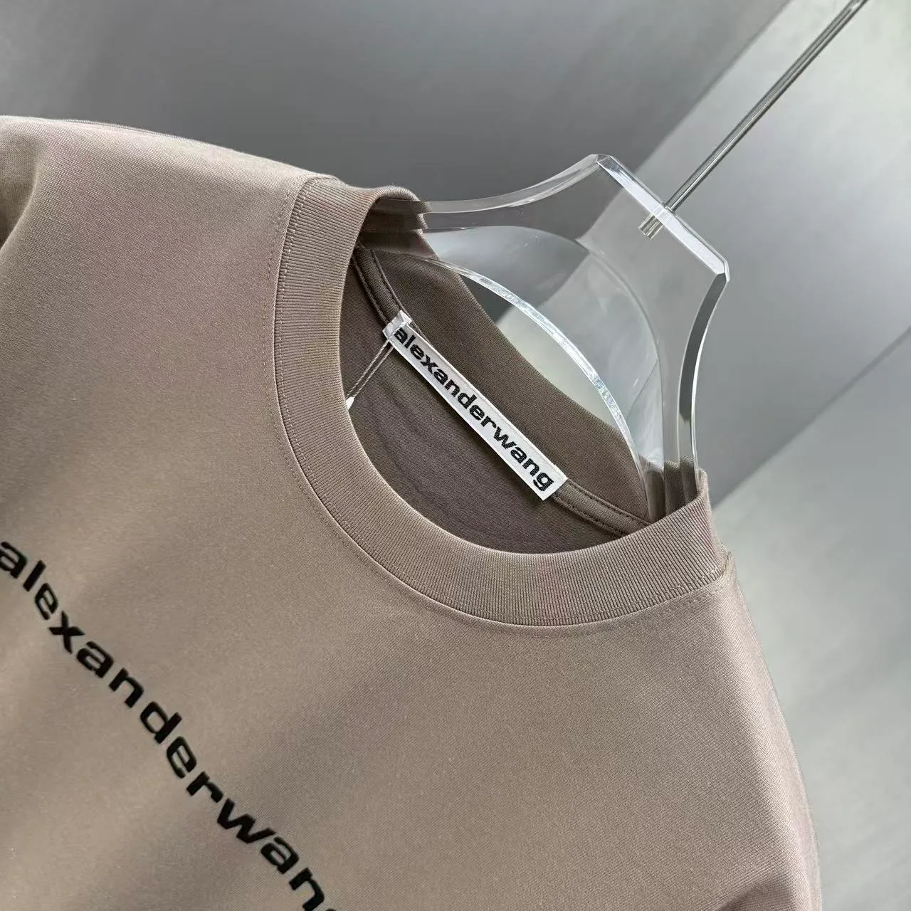 Alex 2026 New Arrival T logo ：Black White Dark Blue Brown Sizes：S M L XL XXL